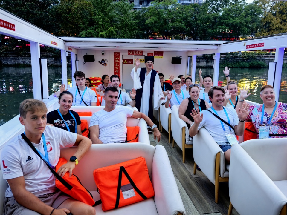 她们看展览, 赫德森和队, 市活力 她们看展览, 赫德森和队, 市活力