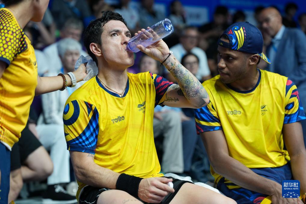 src, 庆祝比赛胜, 新华网