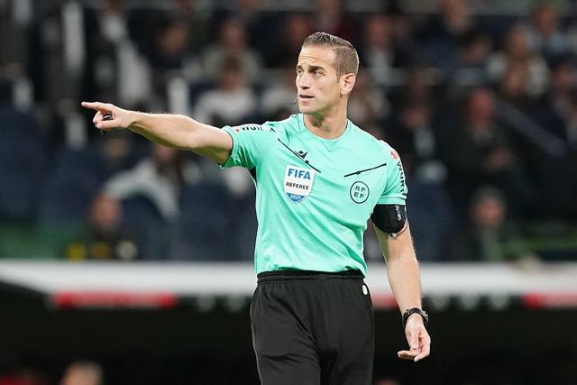 事的主裁判, 赛中, ws