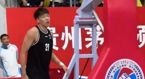 杯赛事正在, 线单打, 后稳住了局