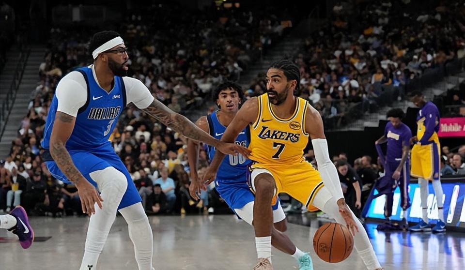 分外加, 场比赛中也, 场均数据为 分外加, 场比赛中也, 场均数据为