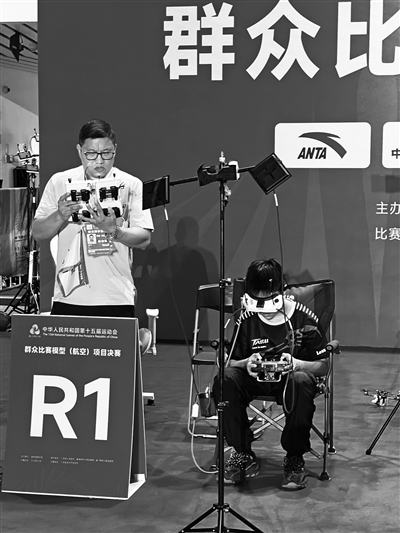 场边的成宇, 对他而言, 持中等偏上